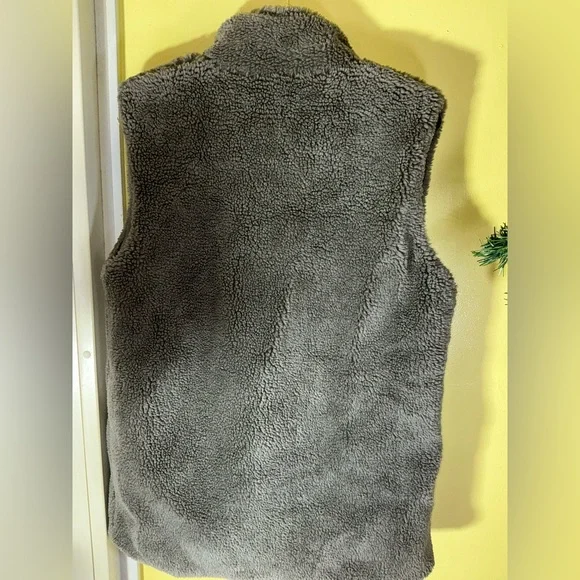 Janice Apparel NWT Ladies Sherpa Vest Grey One Size Fits Most - Picture 9 of 9